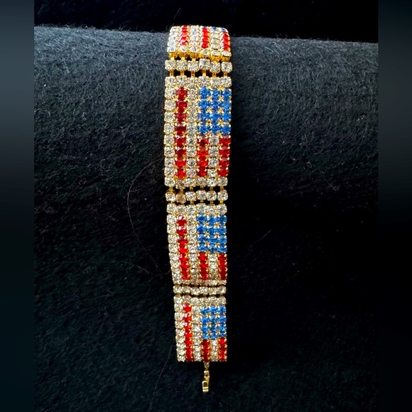 Rhinestone USA Flag Bracelet - Patriotic - Vintage - Sz. 8 - Picture 3 of 6